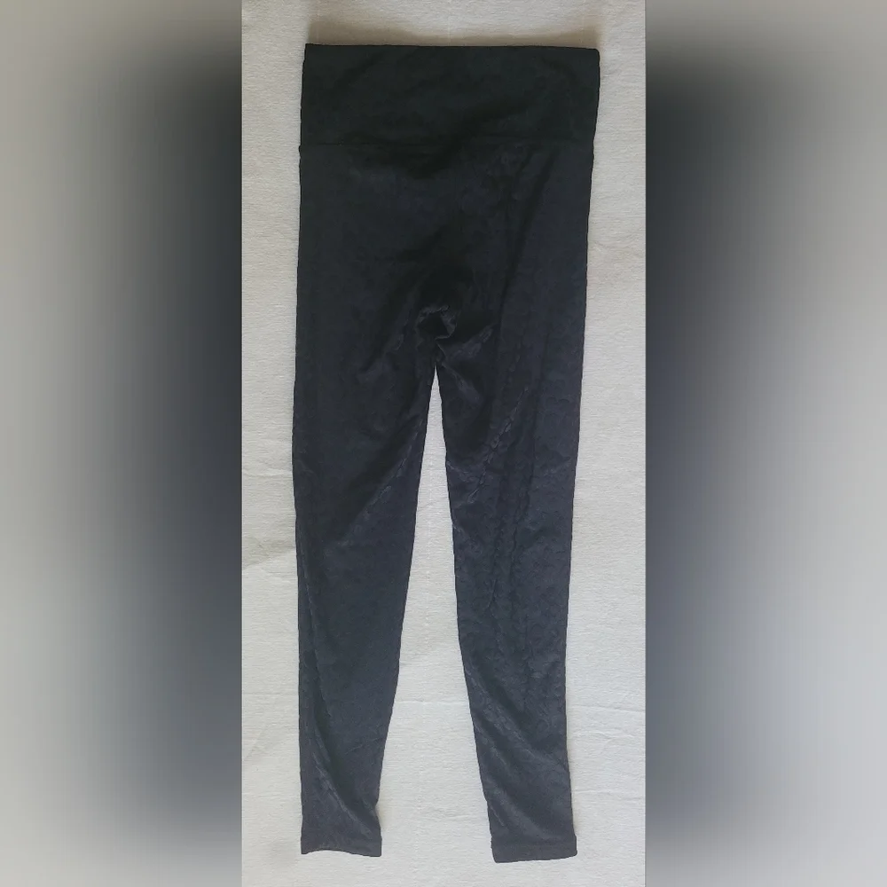 Mono B S Small Leopard Textured Print Leggings - Picture 5 of 6